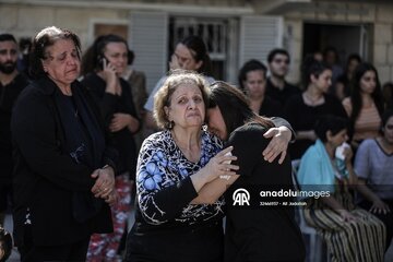 Gaza : Funérailles des victimes de la frappe israélienne contre l’église Saint Porphyrius