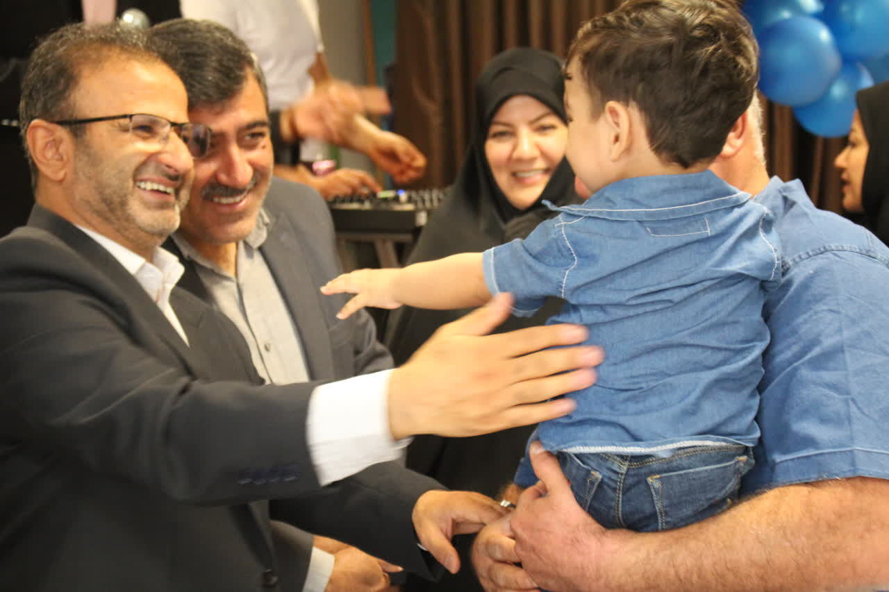 متقاضیان فرزندخواندگی به سامانه بهزیستی مراجعه کنند
