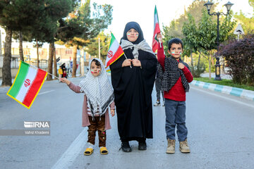 Iranian children, mothers support Gaza
