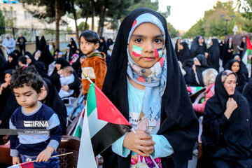 Iranian children, mothers support Gaza

