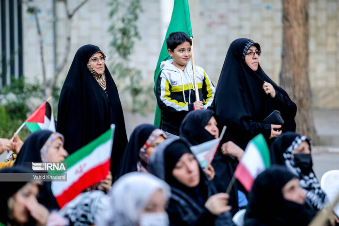 نقش بیبدیل مادر در توجه به عواطف فرزند