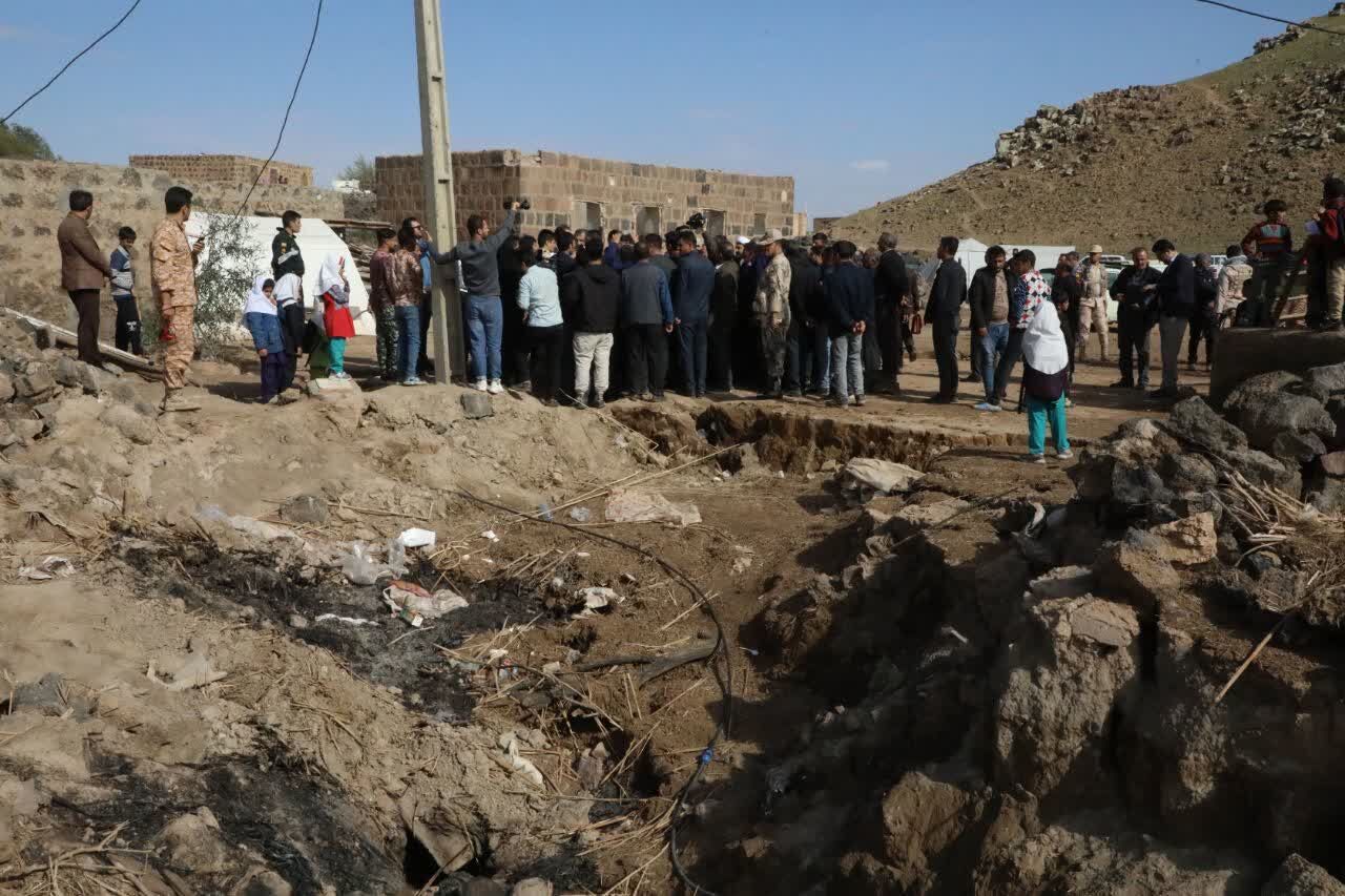 استاندار آذربایجان‌غربی در جمع مردم روستای سیل‌زده سوریک ماکو حضور یافت