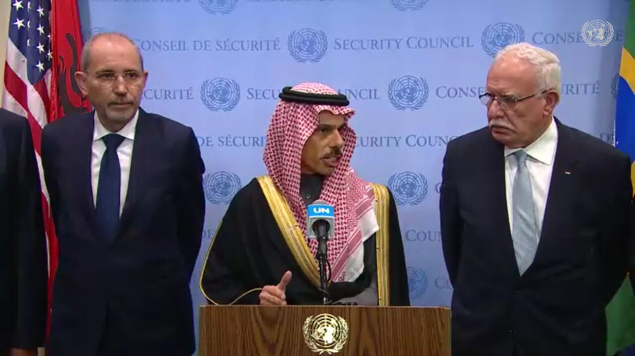 وزیر خارجه عربستان: خواستار آتش بس فوری هستیم/کمک ها به غزه بسیار اندک است