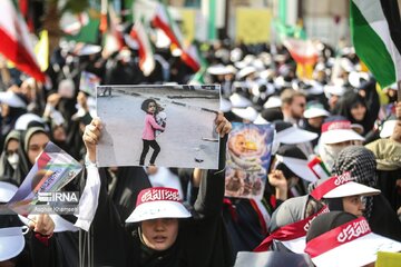 Rassemblement d'élèves à Téhéran en soutien aux enfants de Gaza
