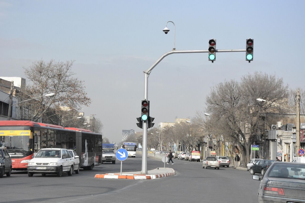 میدان‌های شهری قزوین با تردد بالا باید به تقاطع تبدیل شوند