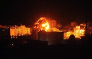غارات عنيفة على غزة وانقطاع الاتصالات والإنترنت.. والمقاومة ترد برشقات صاروخية