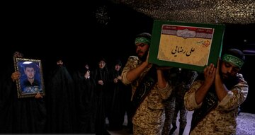 پیکر شهید مدافع حرم در پاکدشت تشییع و به خاک سپرده شد