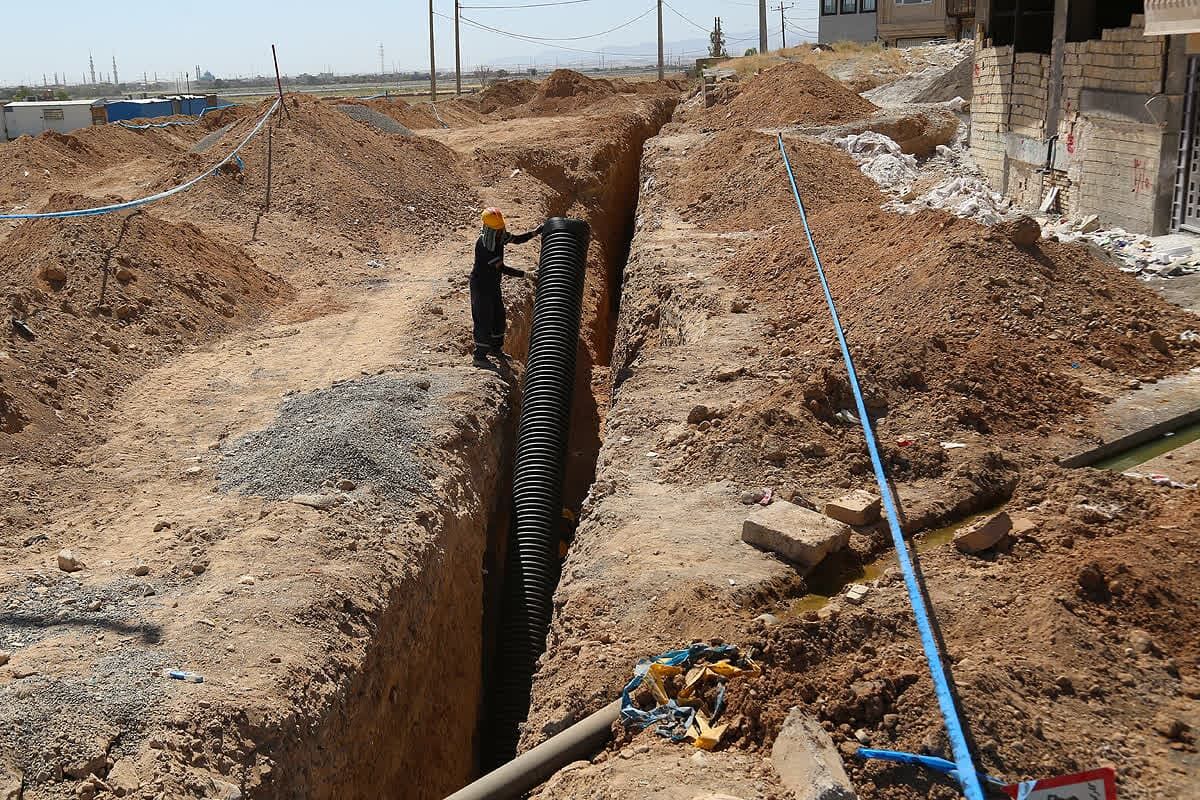 اجرای طرح فاضلاب نهضت ملی مسکن شهر سرکان آغاز شد