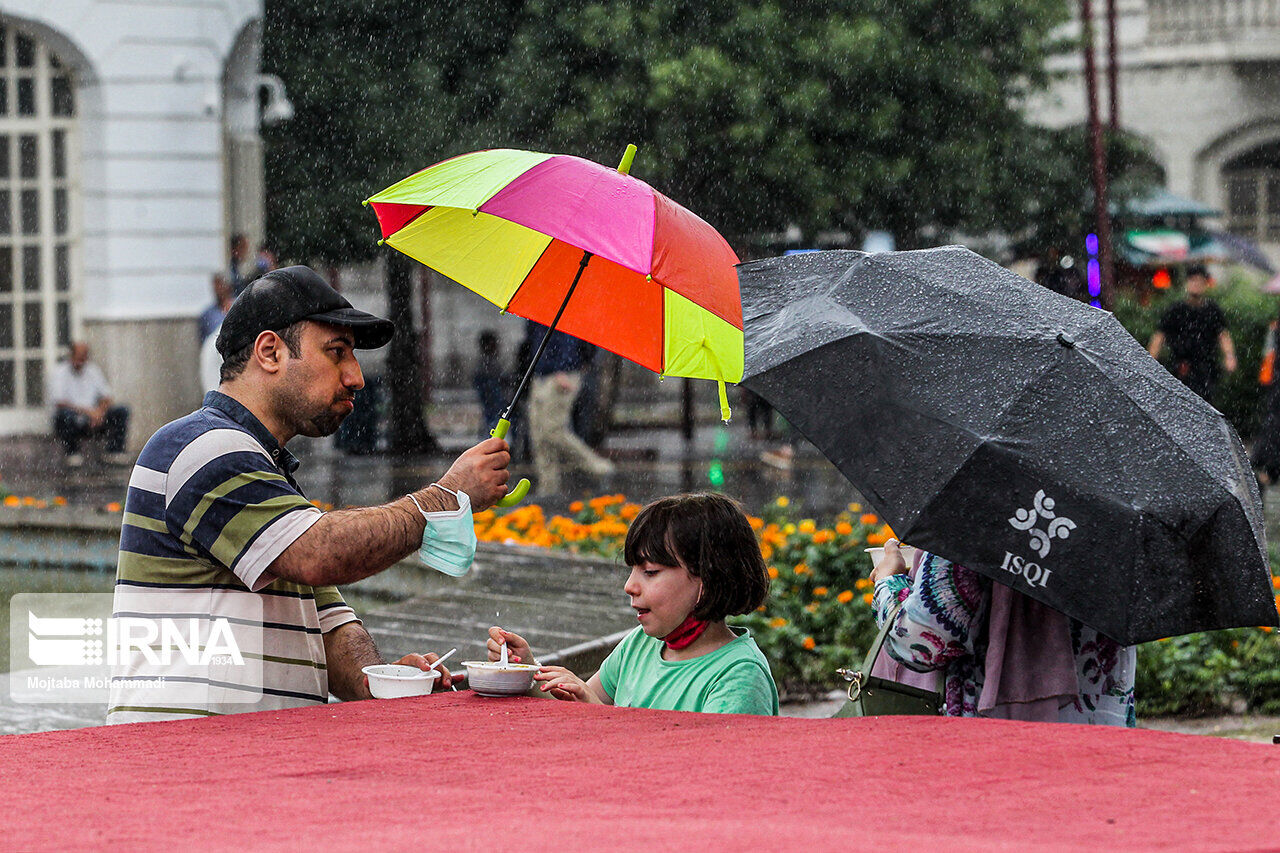 باران پاییزی در راه مازندران