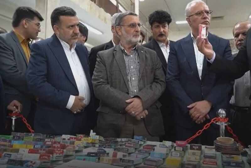 نمایشگاه «تاثیر کالاهای قاچاق در فرهنگ خانواده» در دانشگاه اصفهان گشایش یافت