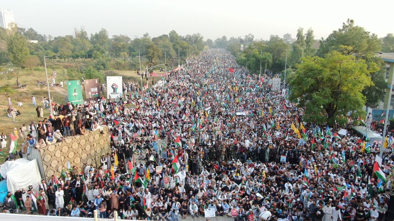 پاکستان میں فلسطینیوں سے اظہار یکجہتی کا ایک بڑا اجتماع، "مرگ بر اسرائیل" کے فلک شگاف نعرے