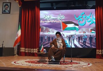 امام جمعه مشهد: دفاع از فلسطین از آرمانهای والای انقلاب اسلامی ایران است