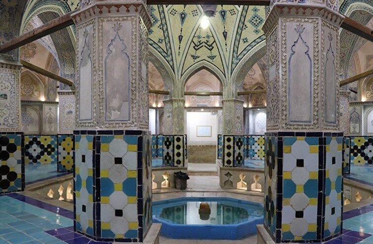 حمام تاریخی روستای قبادبزن شهرستان کهک مرمت شد