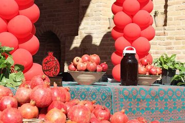چهارمین جشنواره انار یزد در روستای سریزد آغاز شد