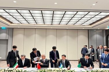 پروتکل کریدور حمل و نقلی چین به اروپا از مسیر ایران به امضا رسید پروتکل کریدور حمل و نقلی چین به اروپا از مسیر ایران به امضا رسید