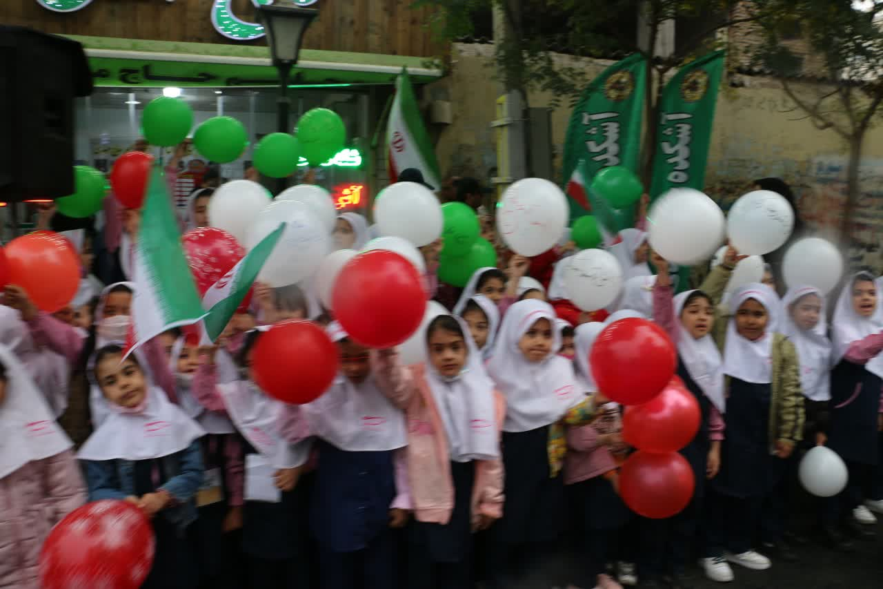 شعار مرگ بر آمریکا در فضای ورامین پیچید