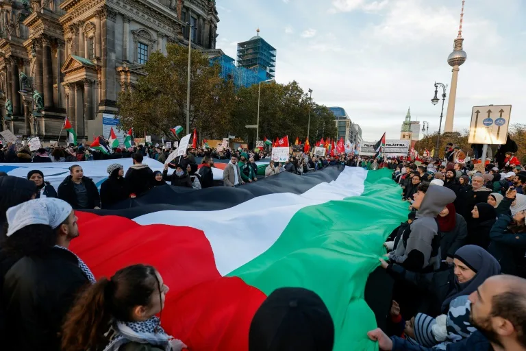 گسترش مخالفت و تظاهرات مردم اروپا با رژیم صهیونیستی در حمایت از مردم فلسطین