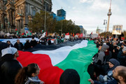 گسترش تظاهرات مردم اروپا در حمایت از غزه / موج جدید حملات راکتی مقاومت به سوی تل‌آویو