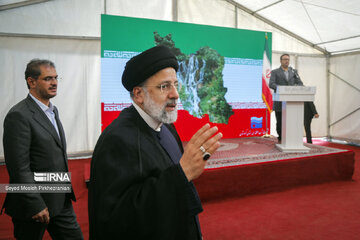 Iran president opens projects in Kordestan