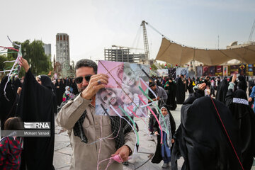 Kite-flying campaign in Tehran in support of Palestinians