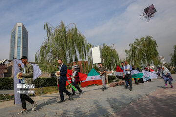 Kite-flying campaign in Tehran in support of Palestinians