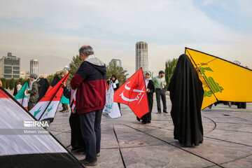 Kite-flying campaign in Tehran in support of Palestinians