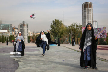 Kite-flying campaign in Tehran in support of Palestinians