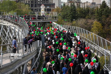 Kite-flying campaign in Tehran in support of Palestinians