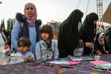 Kite-flying campaign in Tehran in support of Palestinians