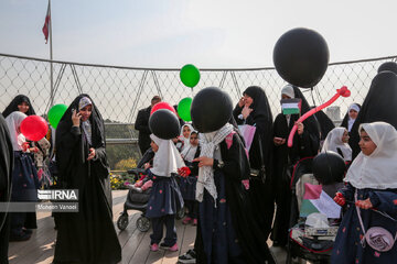 Kite-flying campaign in Tehran in support of Palestinians