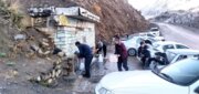 استقبال گرم مردم همدان از آب راه زیر صفر چشمه صلوات+فیلم