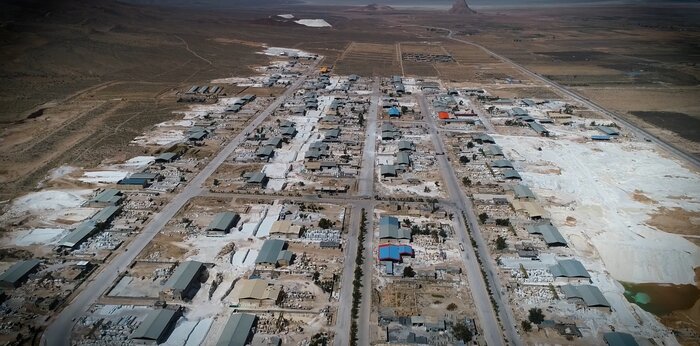 چراغ کار و تولید در شهرک های صنعتی فارس با تامین برق و انرژی روشن گردید