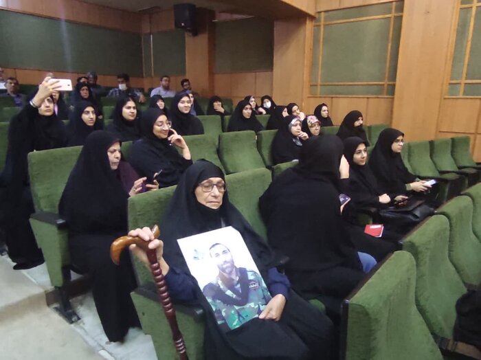 کتاب «۱۸۸ سَرِ باز» روایتگر آزادسازی نبل و الزهرا در دزفول رونمایی شد