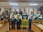 نایب قهرمان البرزی مچ اندازی جهان مدال های خود را به آستان قدس رضوی اهدا کرد