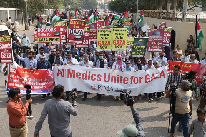 راهپیمایی پزشکان و پرستاران پاکستانی در حمایت از فلسطین+فیلم