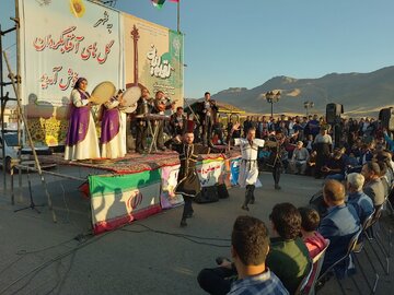 دومین جشنواره سراسری موسیقی خیابانی در کامیاران به کار خود پایان داد+فیلم