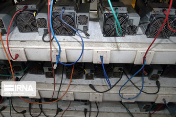 ۱۳ دستگاه استخراج ارز دیجیتال قاچاق در شیروان کشف شد