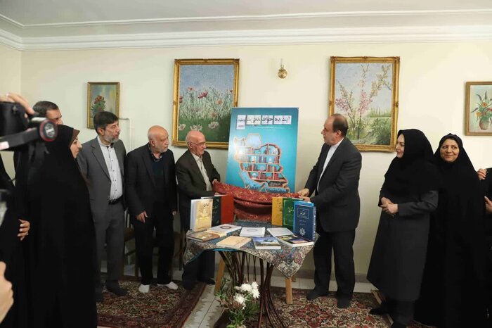 اجرای هزار و ۳۰۰ برنامه هفته کتاب در همدان