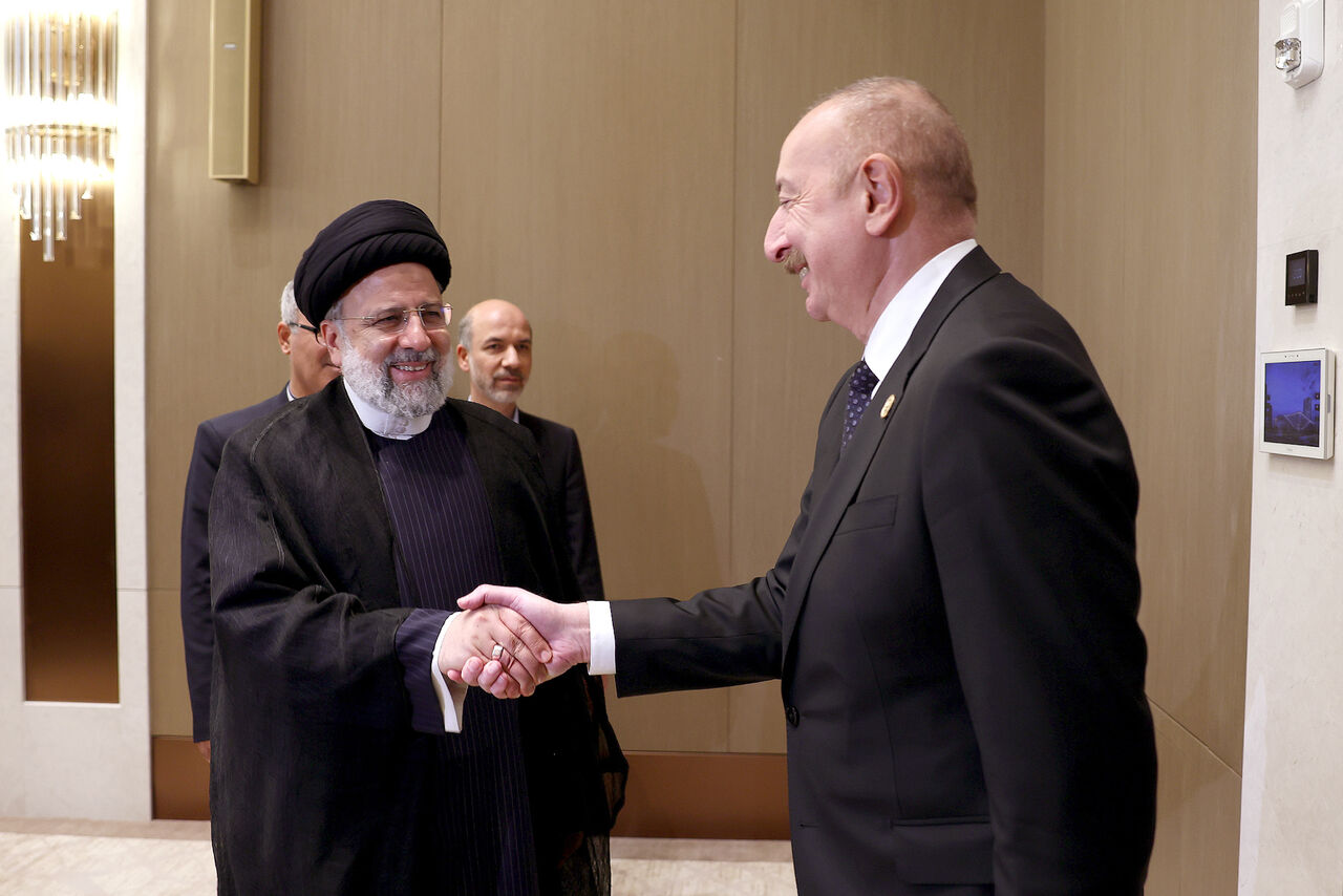 Iran, Azerbaijan presidents meet on sidelines of ECO summit