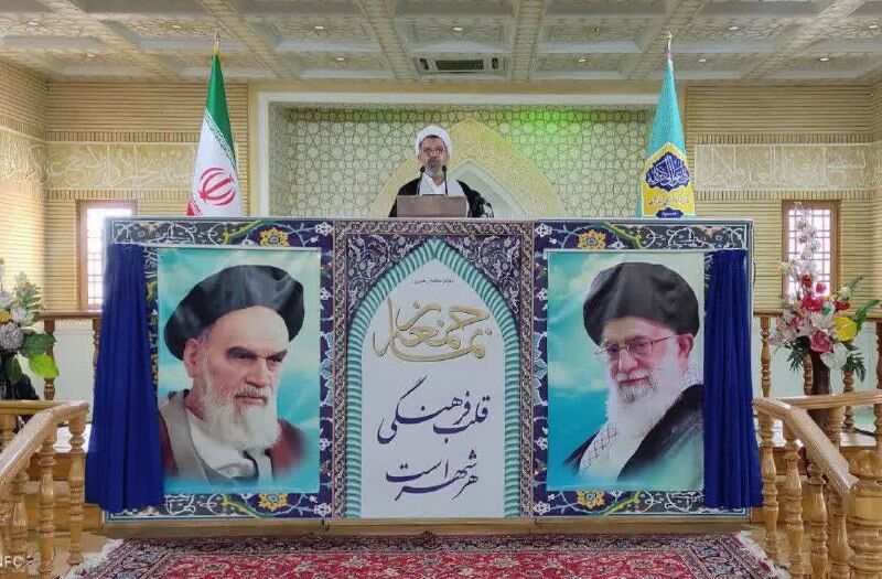 امام جمعه سبزوار: پیری جمعیت باید با ترویج ازدواج آسان مهار شود