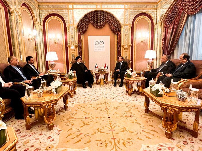 Iran, Egypt call for strengthening bilateral ties