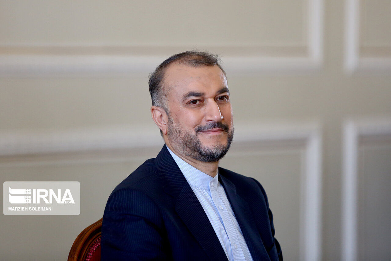 Iran FM felicitates Lebanon on Independence Day