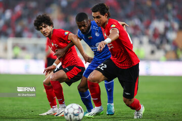 Esteghlal beats Tractor at PGPL