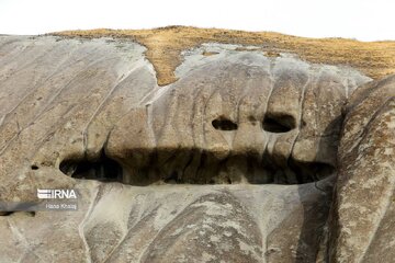 Porche en pierre de Niaq à Qazvin