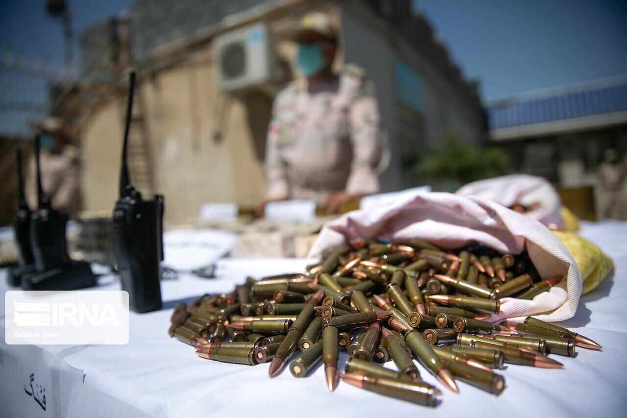 کشف و ضبط فشنگ جنگی و اسلحه از ۲ خانه در ماهشهر