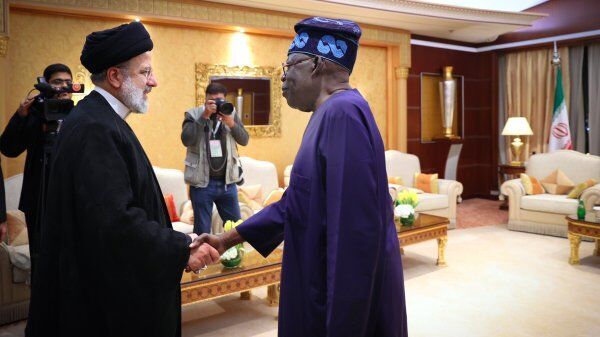 Les présidents de l'Iran et du Nigeria se rencontrent en marge de la réunion de l’OCI à Riyad