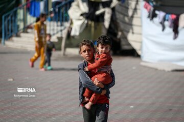 Des milliers d’habitants de Gaza se réfugient dans les écoles de l’ONU face aux raids aériens israéliens