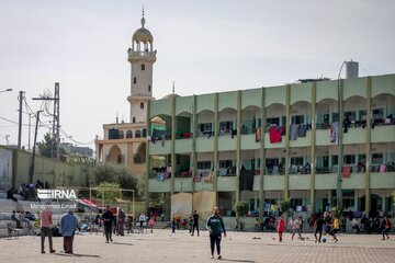 Des milliers d’habitants de Gaza se réfugient dans les écoles de l’ONU face aux raids aériens israéliens