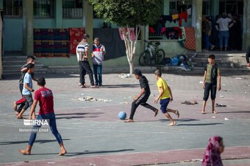 Des milliers d’habitants de Gaza se réfugient dans les écoles de l’ONU face aux raids aériens israéliens