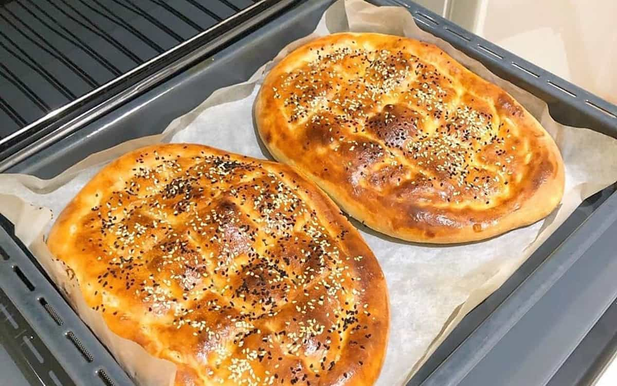 طرز تهیه خمیر مایه در خانه و پخت نان با آن